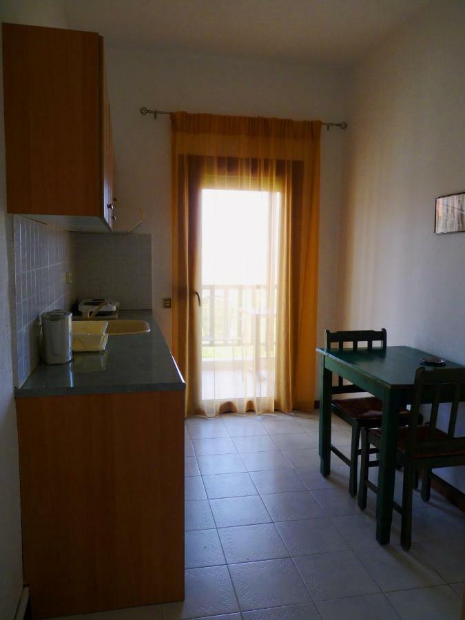 Yannis Apartments Áfitos Extérieur photo