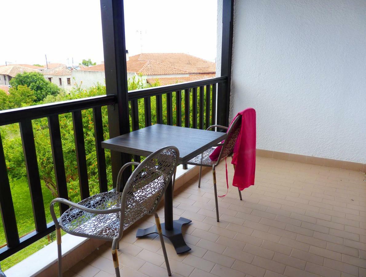 Yannis Apartments Áfitos Extérieur photo