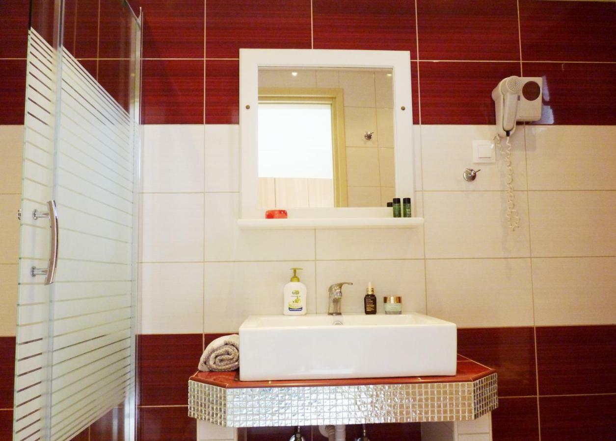 Yannis Apartments Áfitos Extérieur photo