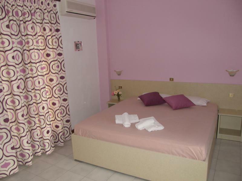 Yannis Apartments Áfitos Extérieur photo