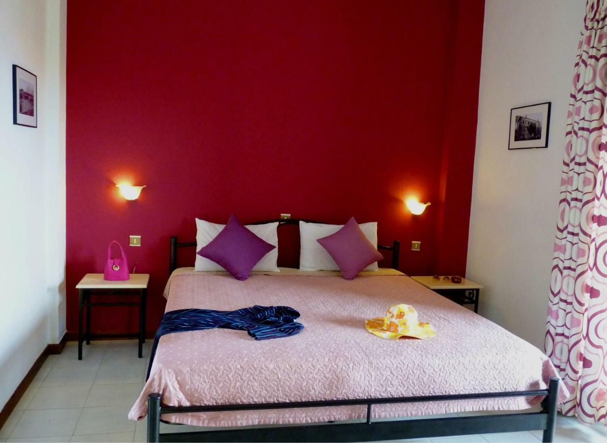 Yannis Apartments Áfitos Extérieur photo
