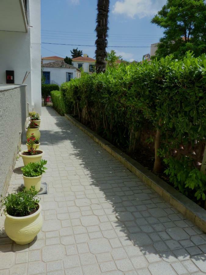 Yannis Apartments Áfitos Extérieur photo