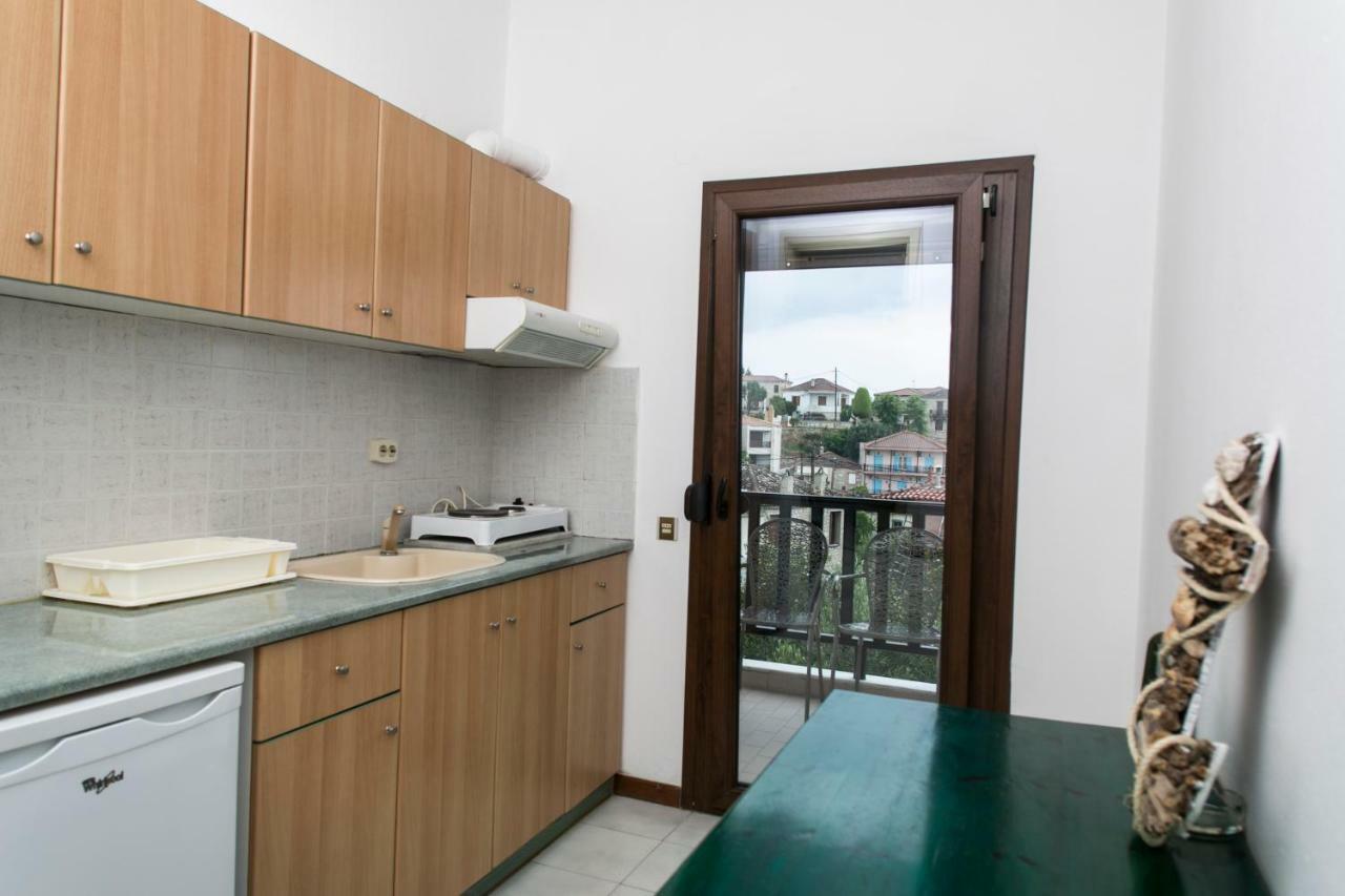 Yannis Apartments Áfitos Extérieur photo